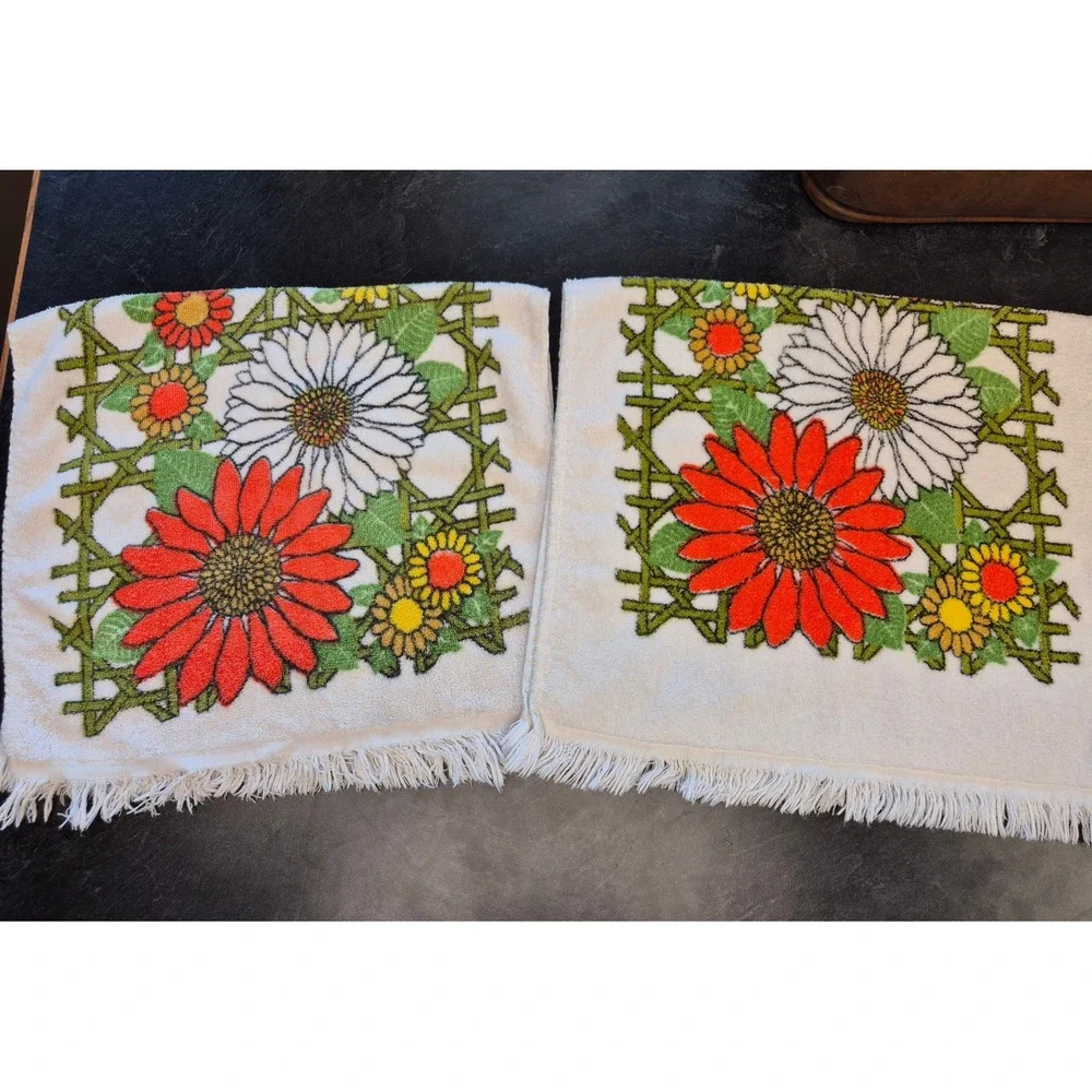 Vintage Floral Hand Towels Set of 2 Fringe Retro Daisy Orange MCM Bathroom Decor